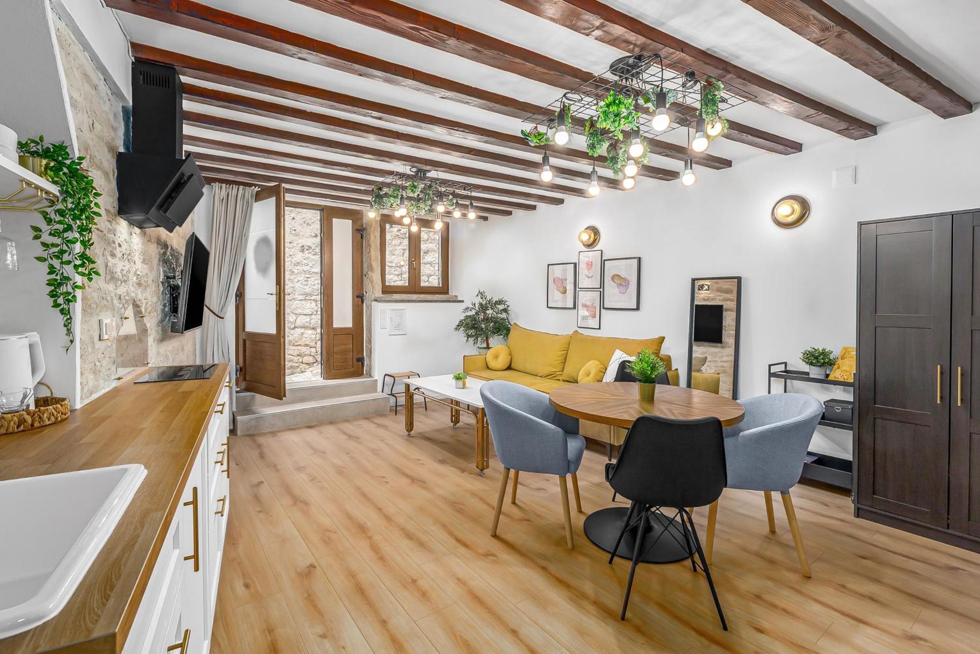 La Bestia Deluxe Studio Apartment ロヴィニ エクステリア 写真